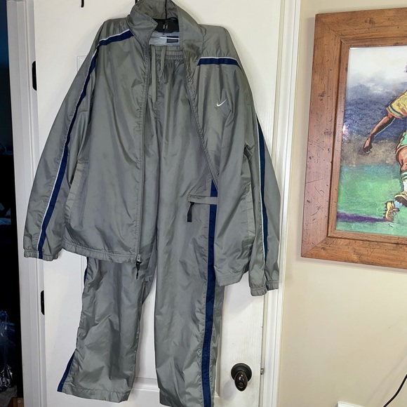 Nike Tracksuit Set (M) Gray w Blue & Silver Strip - Picture 9 of 16